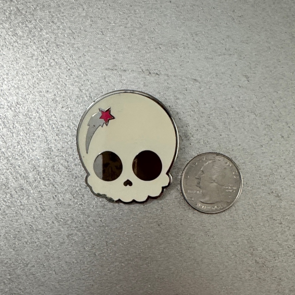 Loungefly Silver Skull Pin - Picture 8 of 8